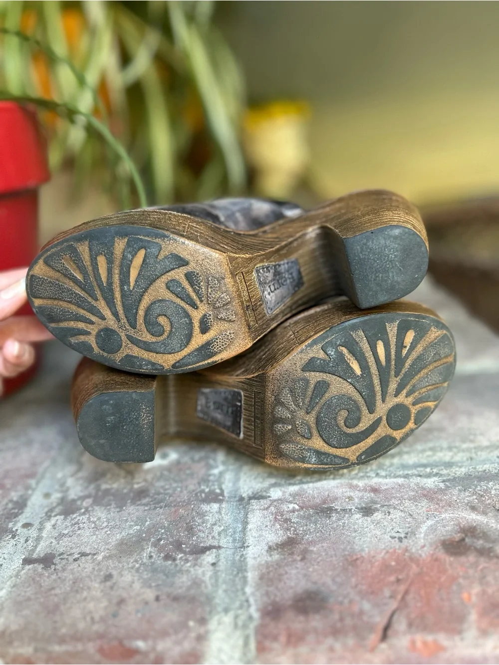 Born platform mule clogs